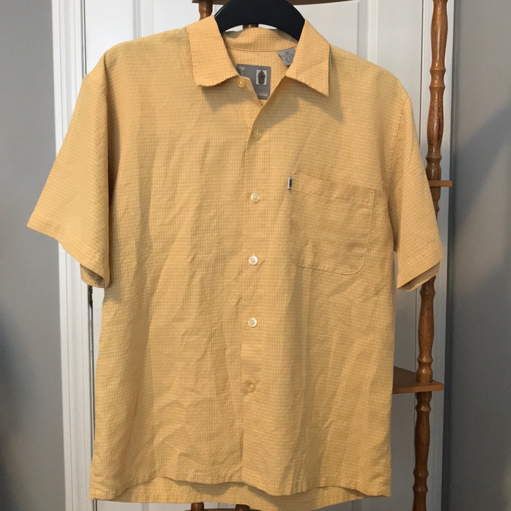 pineapple shirt 🍍